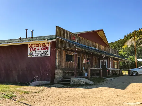 359 Whitcomb St, Zortman, MT 59546