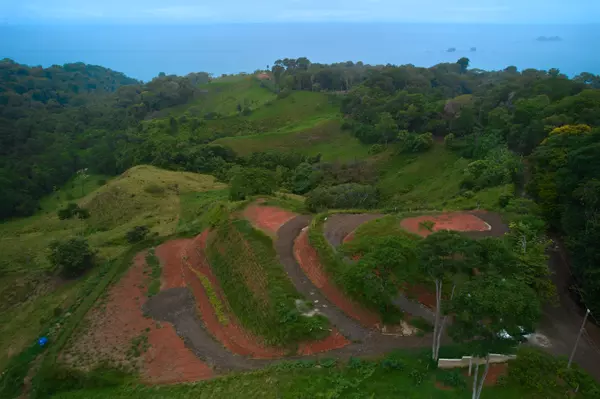 Breathtaking Ocean-View Lot – Just 1 km from Playa Ventanas in Ojochal!