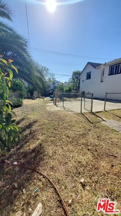 2648 Brighton Ave, Los Angeles, CA 90018-2715