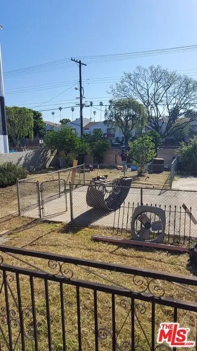 2648 Brighton Ave, Los Angeles, CA 90018-2715