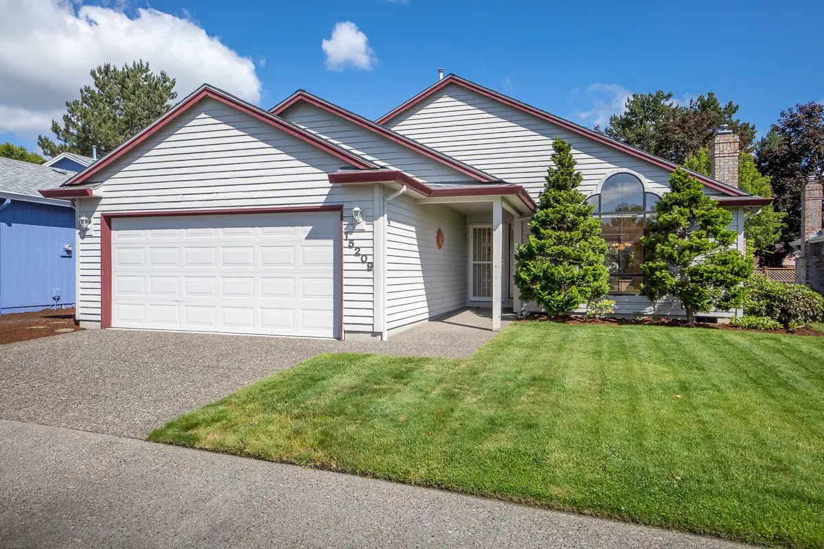 15209 NE Summerplace Dr, Portland, OR 97230-8270