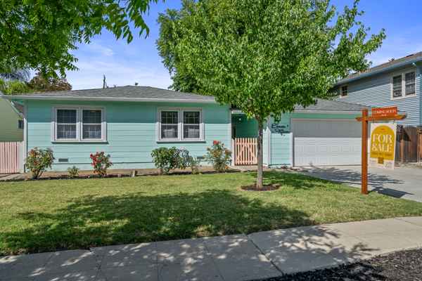 1115 3rd Ave, Walnut Grove, CA 95690-9712