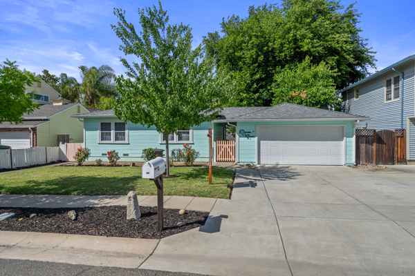 1115 3rd Ave, Walnut Grove, CA 95690-9712
