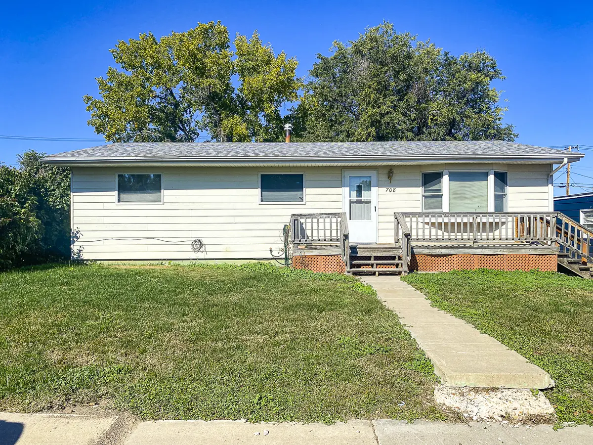 708 Knapp St, Wolf Point, MT 59201-1822