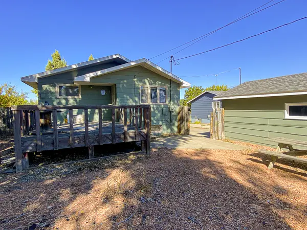 709 Knapp St, Wolf Point, MT 59201-1820