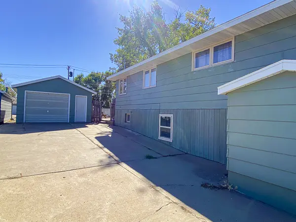 709 Knapp St, Wolf Point, MT 59201-1820