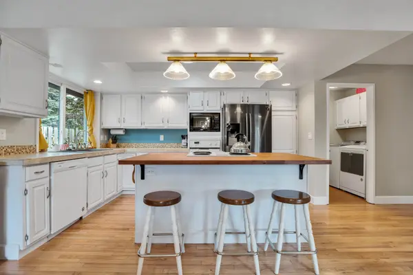 511 Buckley Ln, Newberg, OR 97132-1001