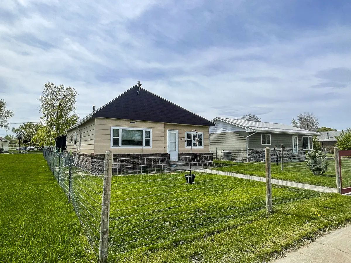 322 S 8th St E, Malta, MT 59538-8989