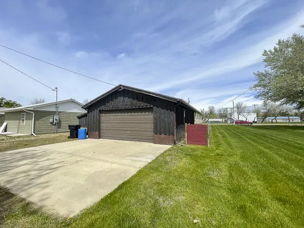 322 S 8th St E, Malta, MT 59538-8989