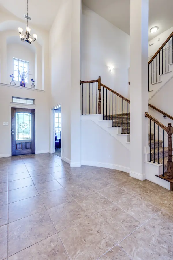 2513 Trailhead Dr, Fort Worth, TX 76177-2142