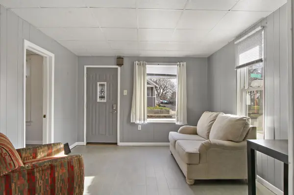 6022 37th Ave, Kenosha, WI 53142-3329