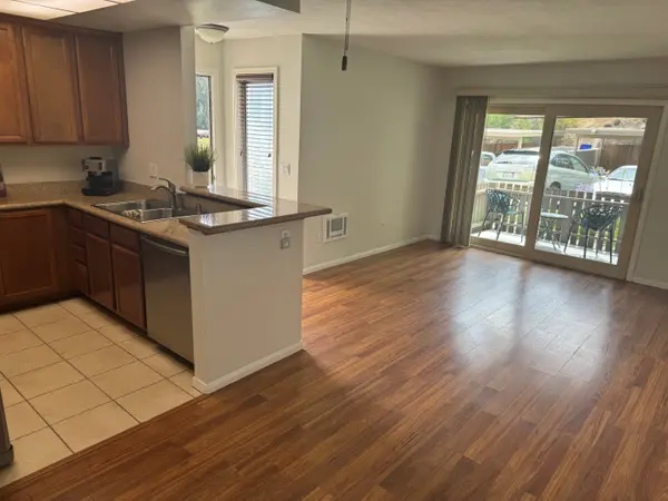 432 Edgehill Ln #41, Oceanside, CA 92054-4716