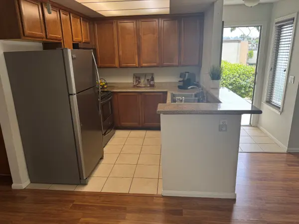 432 Edgehill Ln #41, Oceanside, CA 92054-4716