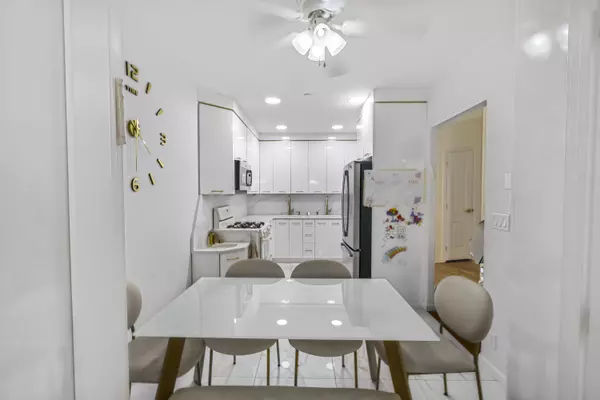 Brooklyn, NY 11249-8201,764 Kent Ave #2nd floor! Private!