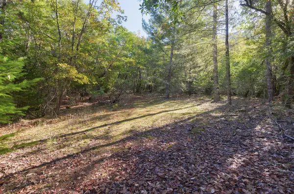 460 Surrey Dr, Grants Pass, OR 97526-8866