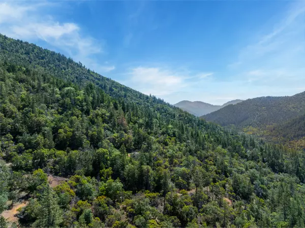 3200 Granite Hill Rd, Grants Pass, OR 97526-8764
