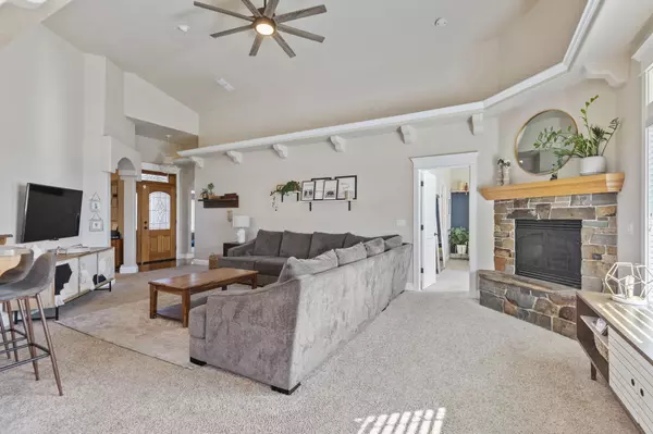 Grants Pass, OR 97526-8321,142 Hudson Ln