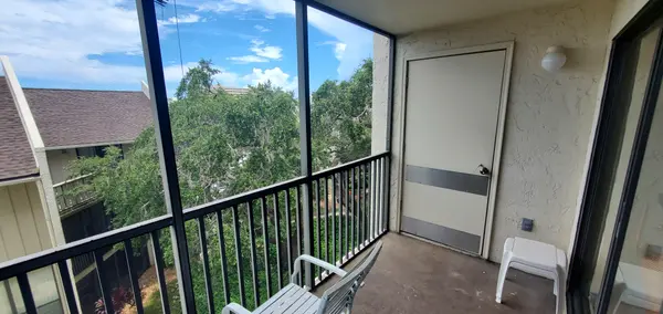 5880 Midnight Pass Rd, Sarasota, FL 34242-2102