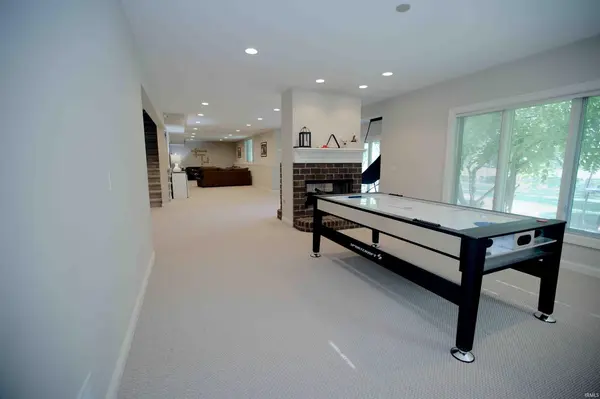 11103 Clarewood Ct, Fort Wayne, IN 46814