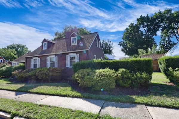 80 Willow Ave, Hackensack, NJ 07601-3003
