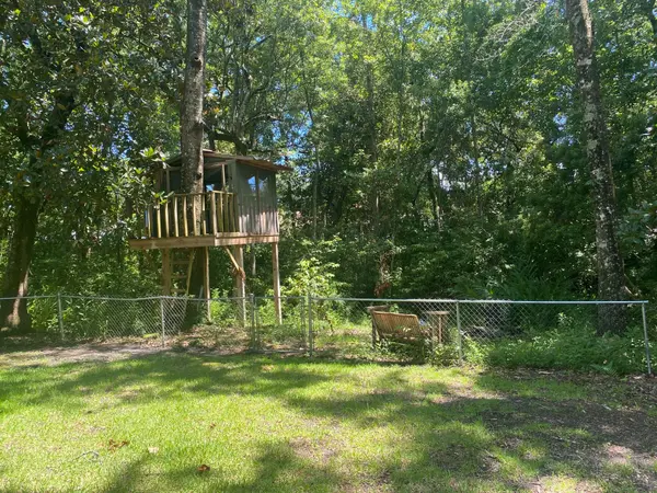 4238 Lancaster Dr, Niceville, FL 32578-4500