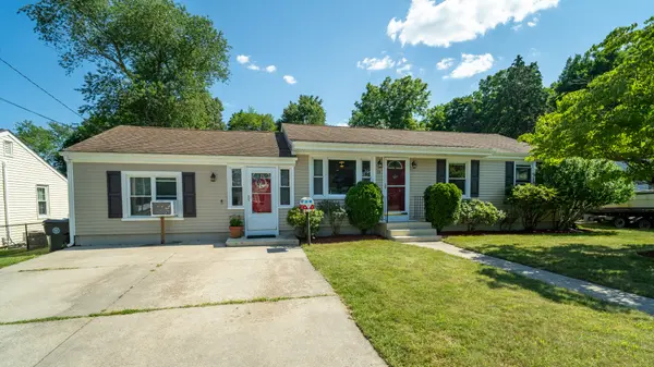 13 Flynn Ter, West Warwick, RI 02893-4512