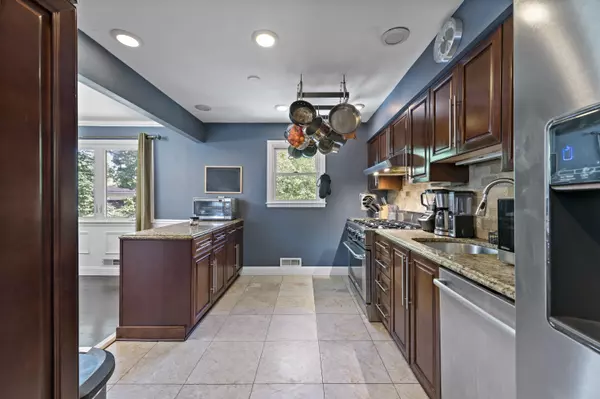 315 8th St Piscataway, NJ 08854-1924