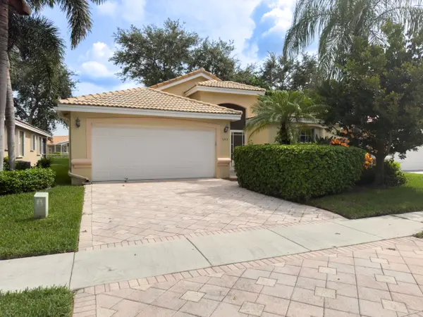 7243 Modena Dr, Boynton Beach, FL 33437-6070