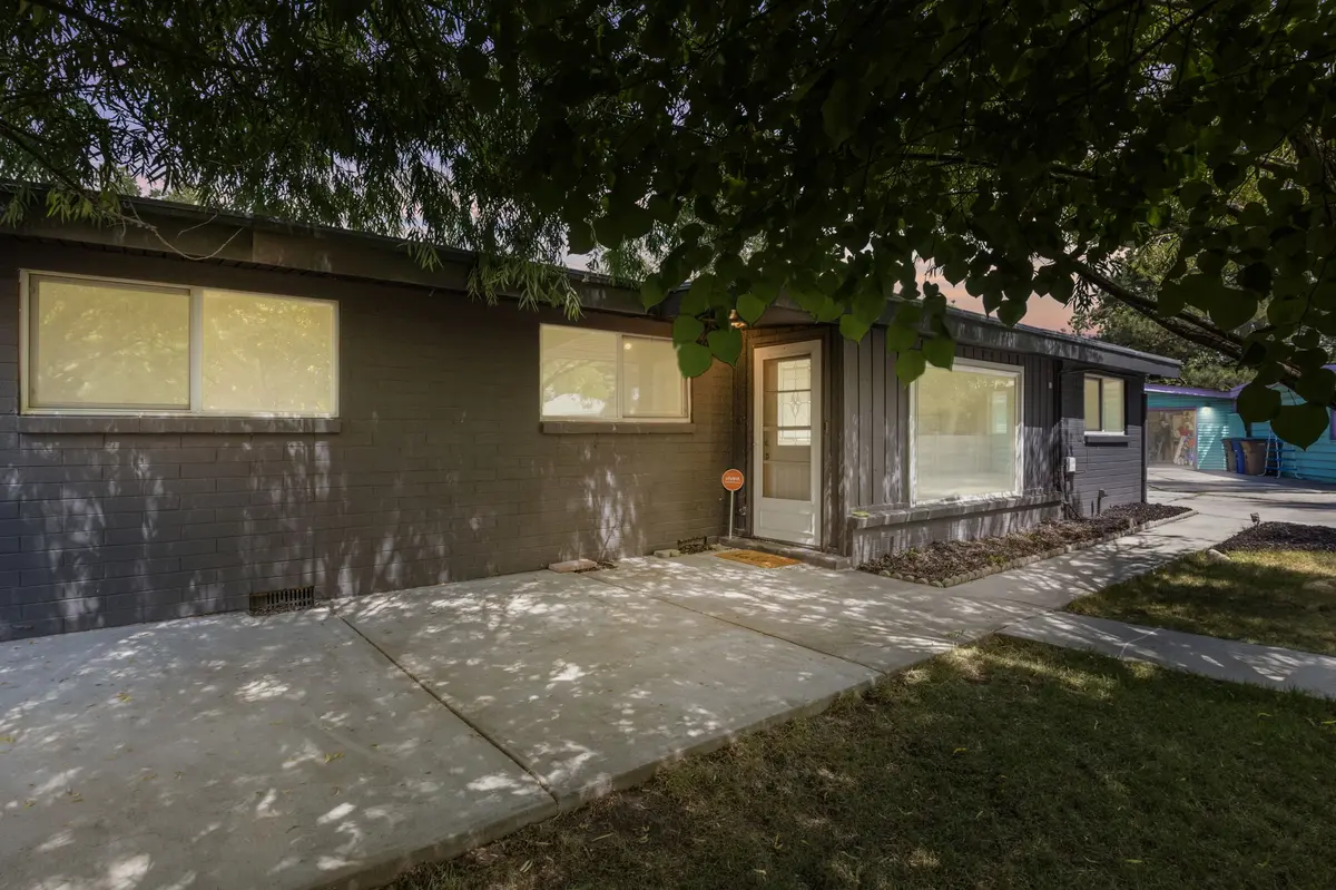 1387 S Utahna Cir, Salt Lake City, UT 84104-2109