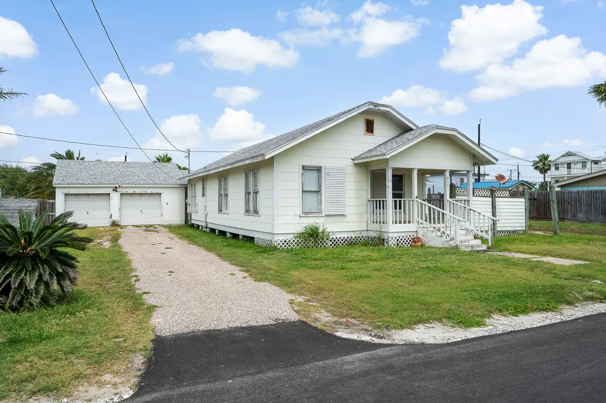 217 E Brundrett Ave, Port Aransas, TX 78373-5142