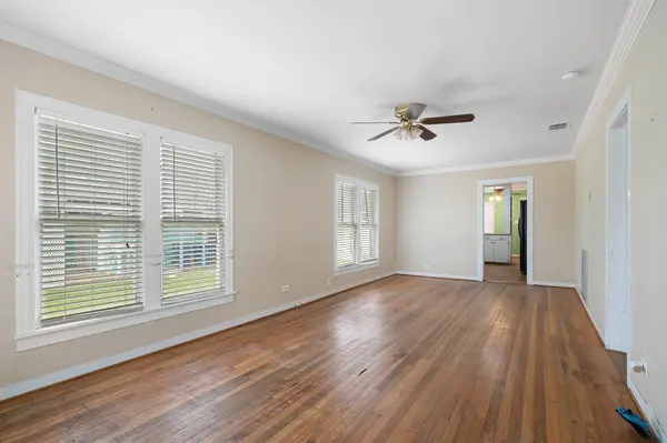 217 E Brundrett Ave, Port Aransas, TX 78373-5142