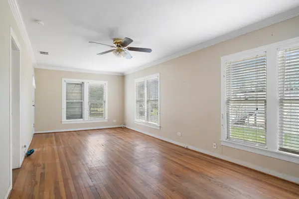 217 E Brundrett Ave, Port Aransas, TX 78373-5142