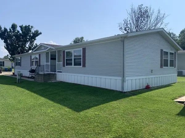 190 Woodland Trails Dr, Collinsville, IL 62234-5893