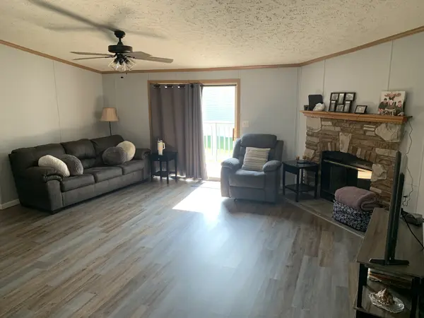 190 Woodland Trails Dr, Collinsville, IL 62234-5893