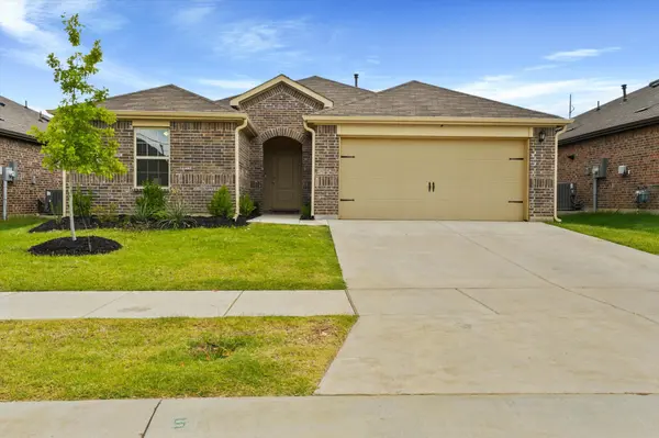 1413 Stuarts Forest Dr, Denton, TX 76207-2196