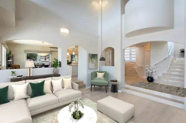 1007 Kuamauna Street, Honolulu, HI 96825