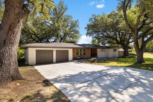 Fort Worth, TX 76133-2149,3620 Lynndale Pl