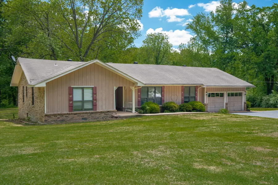 9430 Monasco Rd, Millington, TN 38053-4236