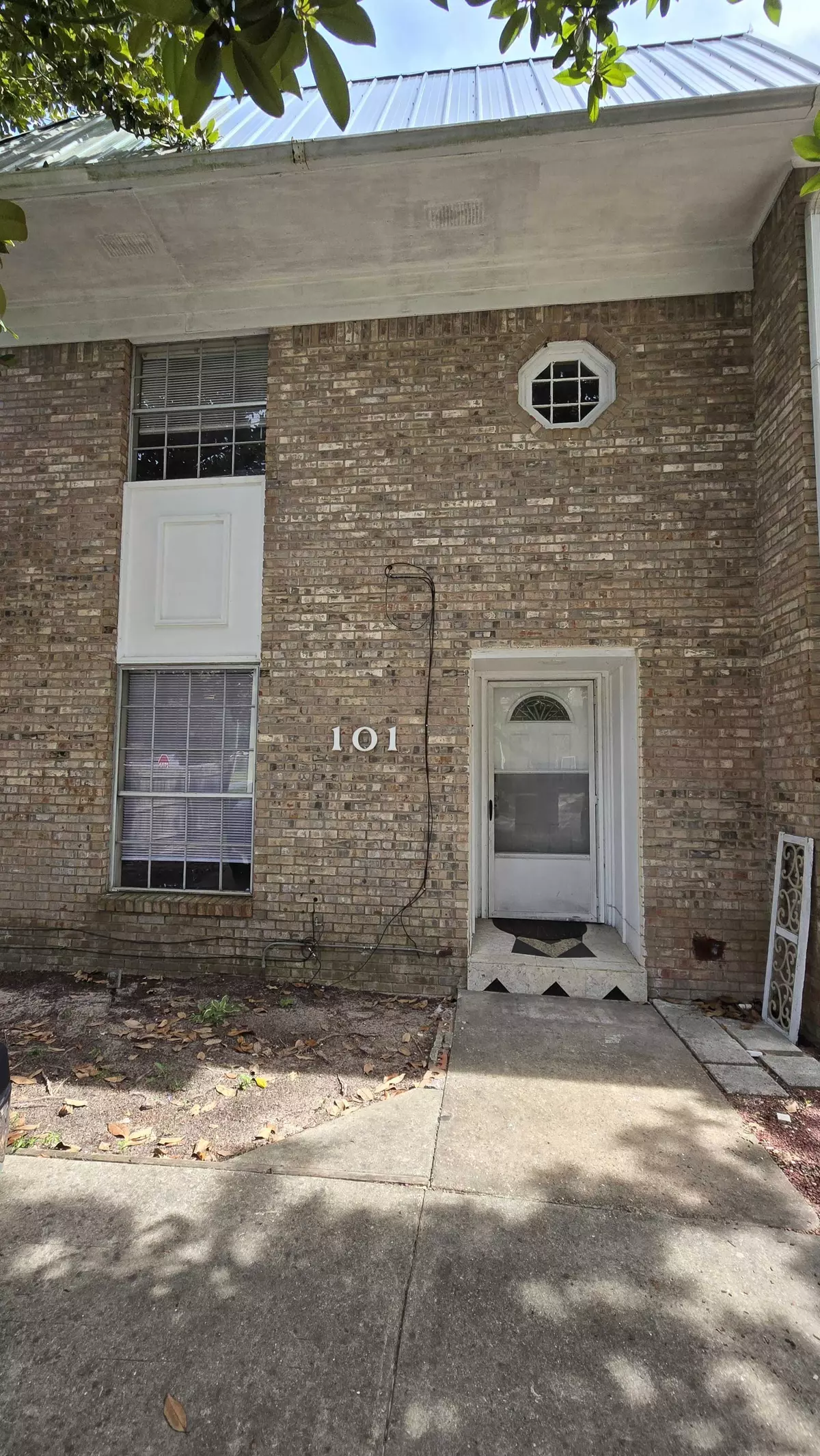 Fort Walton Beach, FL 32547-2313,101 Valencia Dr #101