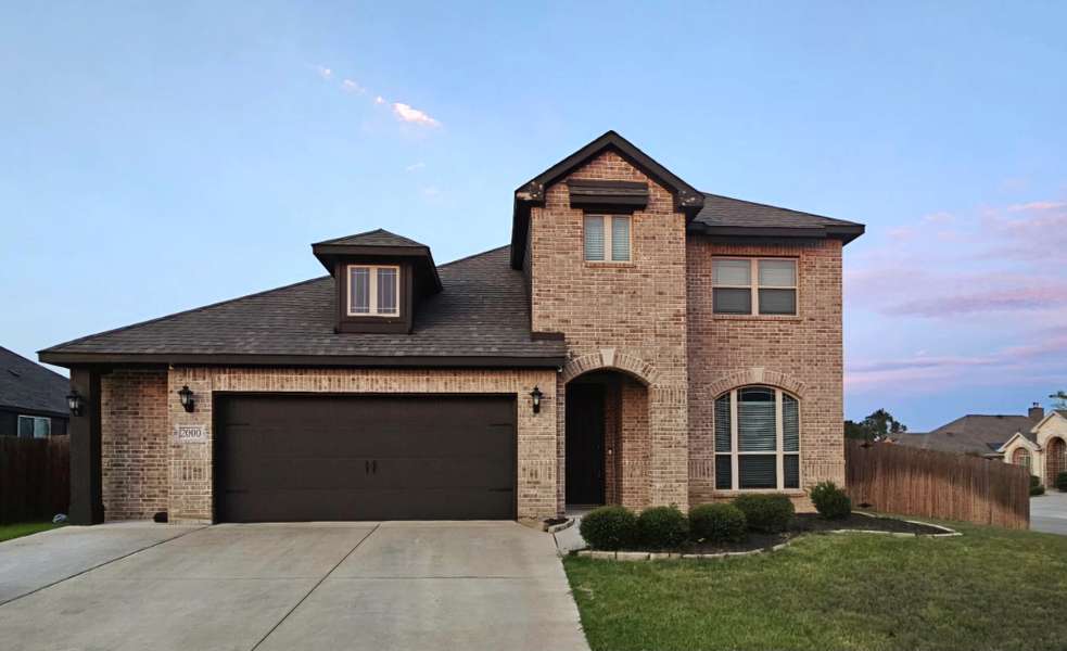 2000 Maplewood Drive Glenn Heights, Tx 75154-8785, 