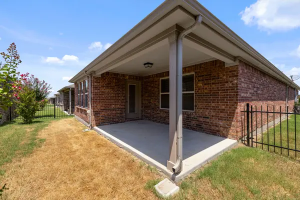 1256 Revolution Dr, Aubrey, TX 76227-2641