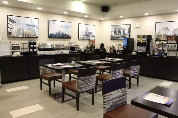 Kansas City, MO 64153-2013,11130 N Ambassador Dr #Best Western Plus | (MCI Airport)