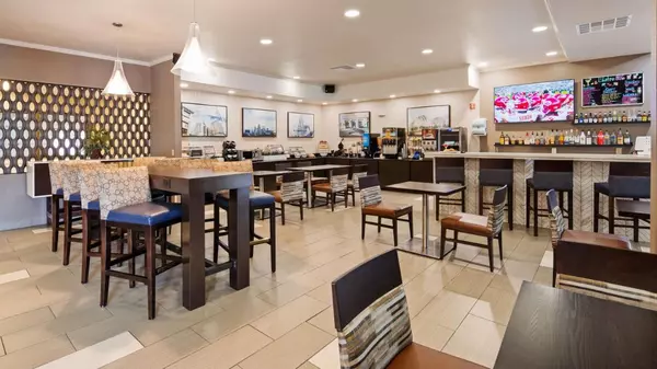Kansas City, MO 64153-2013,11130 N Ambassador Dr #Best Western Plus | (MCI Airport)