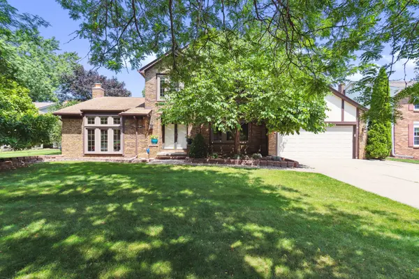 37786 Bristol St, Livonia, MI 48154-1259