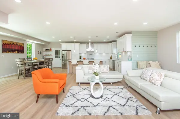 8830 Badger Dr, Alexandria, VA 22309-4039