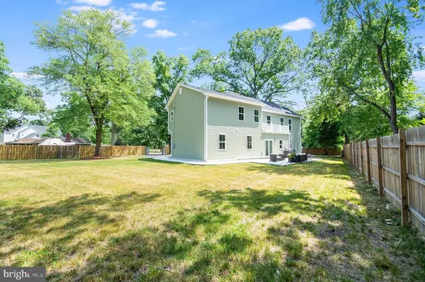 8830 Badger Dr, Alexandria, VA 22309-4039