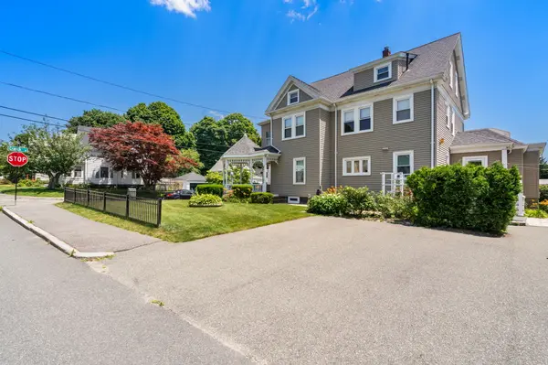23 Cranch St, Quincy, MA 02169-1884