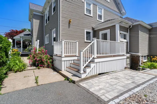 23 Cranch St, Quincy, MA 02169-1884