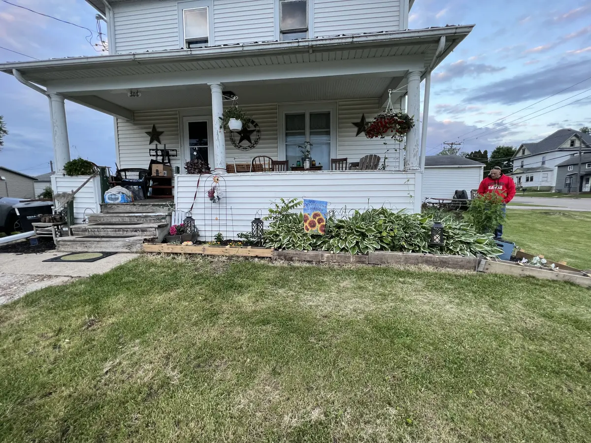 308 Pearl St, Warren, IL 61087-9321