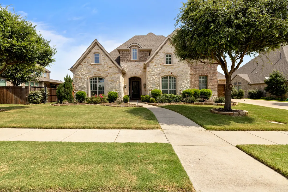 1940 Foxborough Trl, Flower Mound, TX 75028-8269